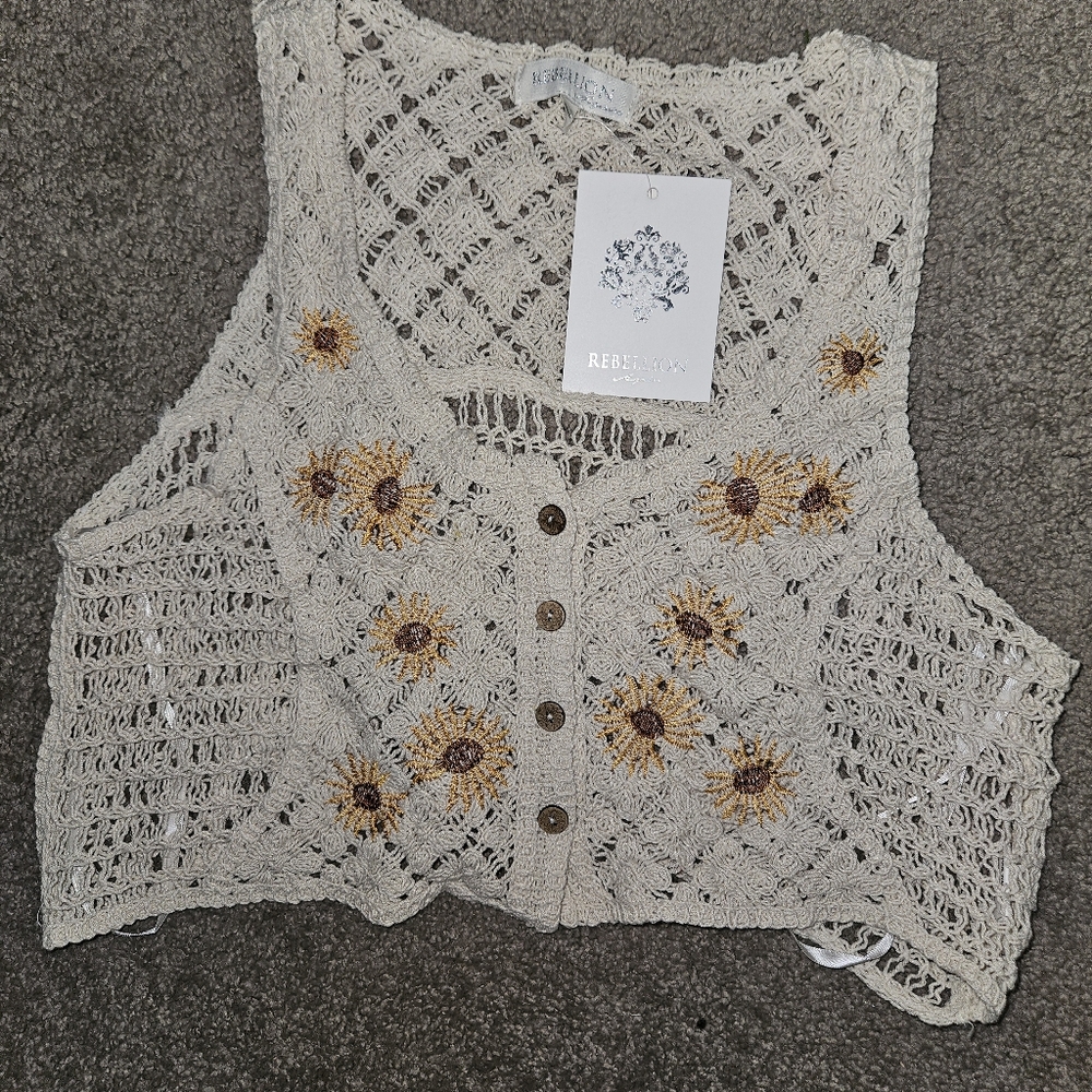 NWT Rebellion Cream Crochet Button Yellow Sunflower Crop Vest Medium Cottagecore